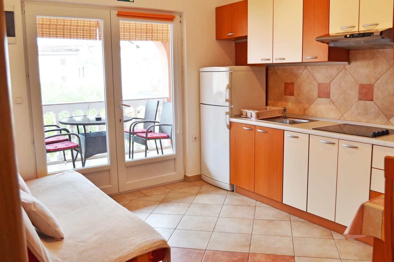 Apartments Milka Vodice Exterior photo