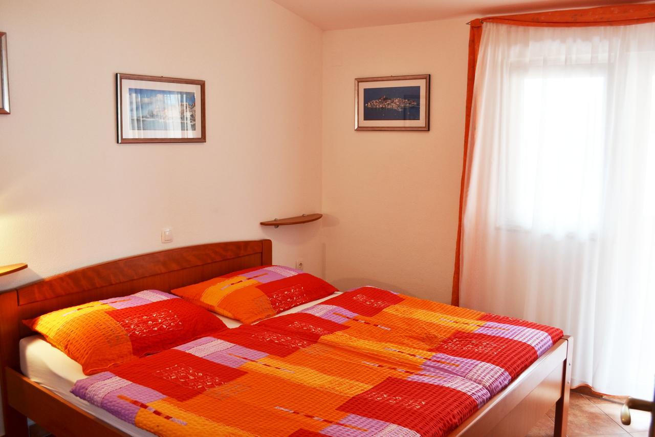 Apartments Milka Vodice Exterior photo