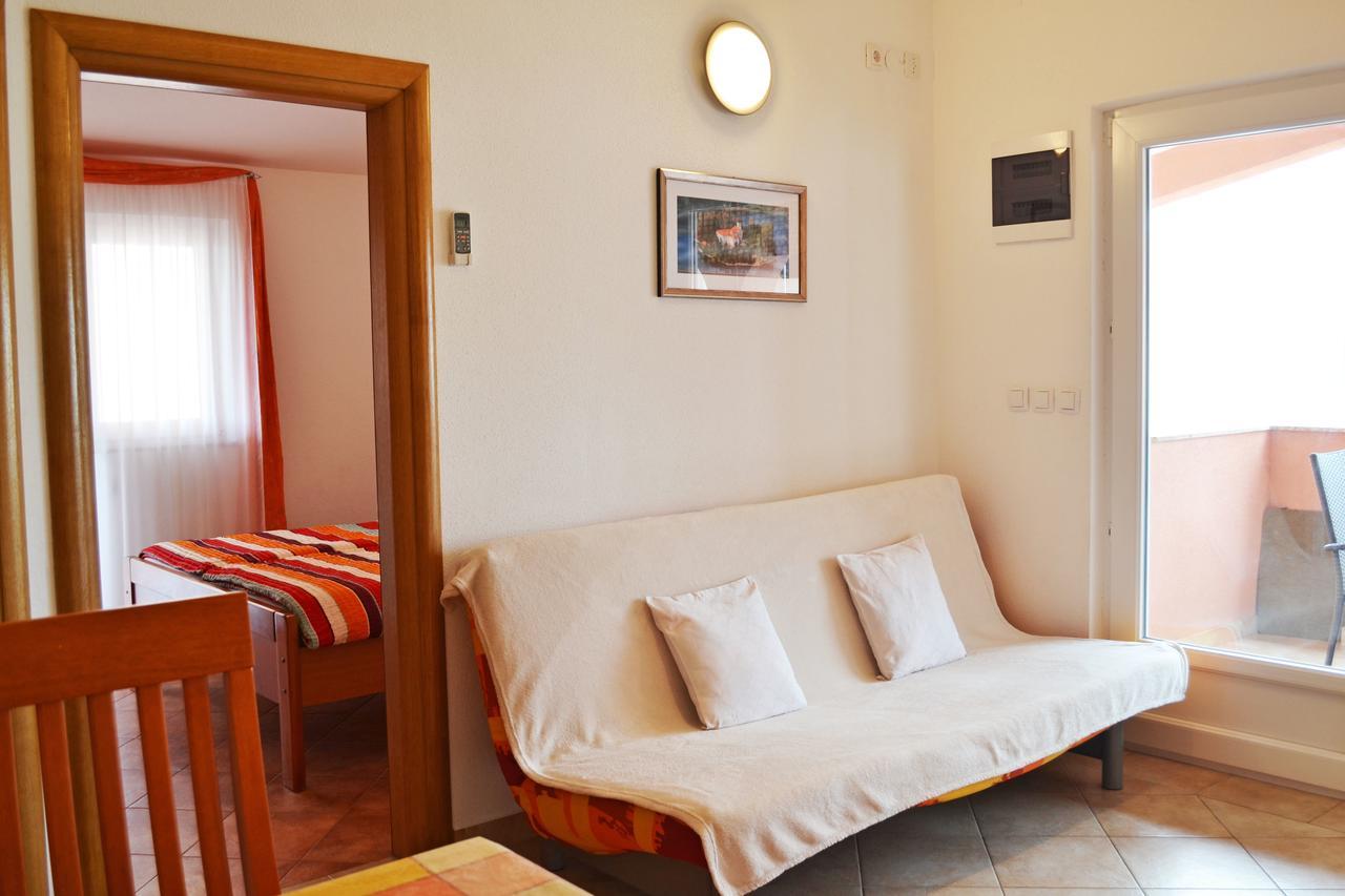 Apartments Milka Vodice Exterior photo