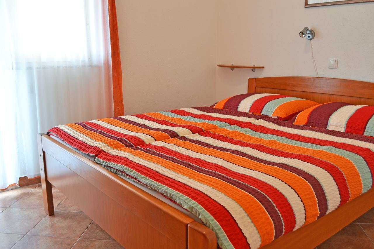 Apartments Milka Vodice Exterior photo