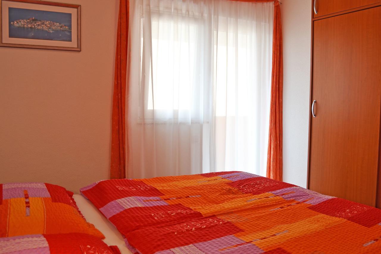 Apartments Milka Vodice Exterior photo