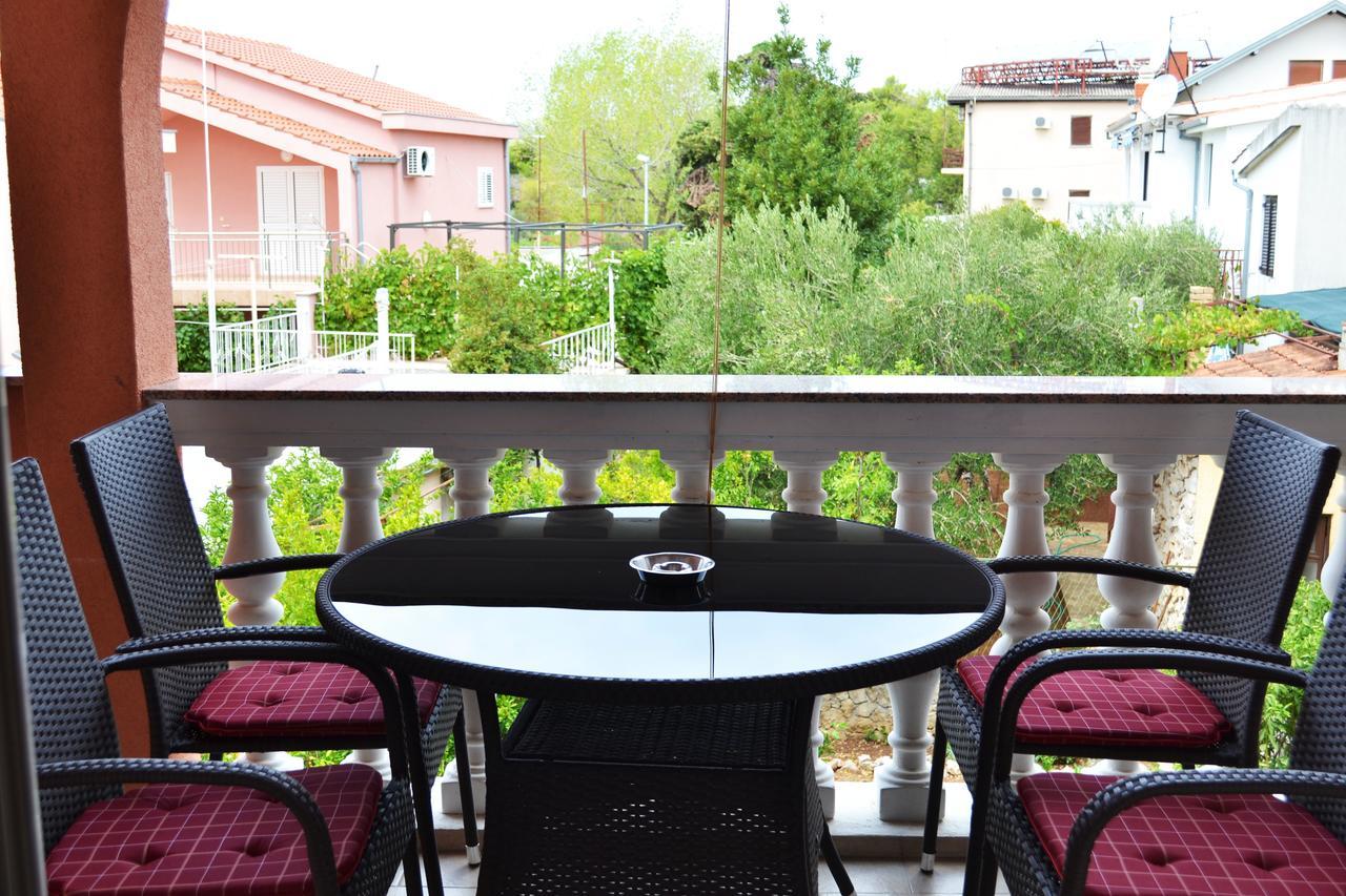 Apartments Milka Vodice Exterior photo