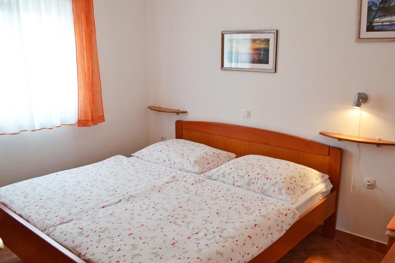 Apartments Milka Vodice Exterior photo