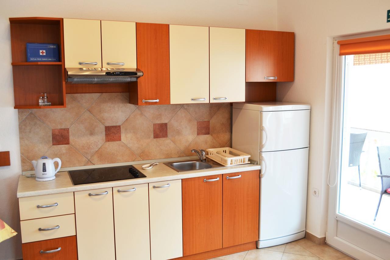 Apartments Milka Vodice Exterior photo